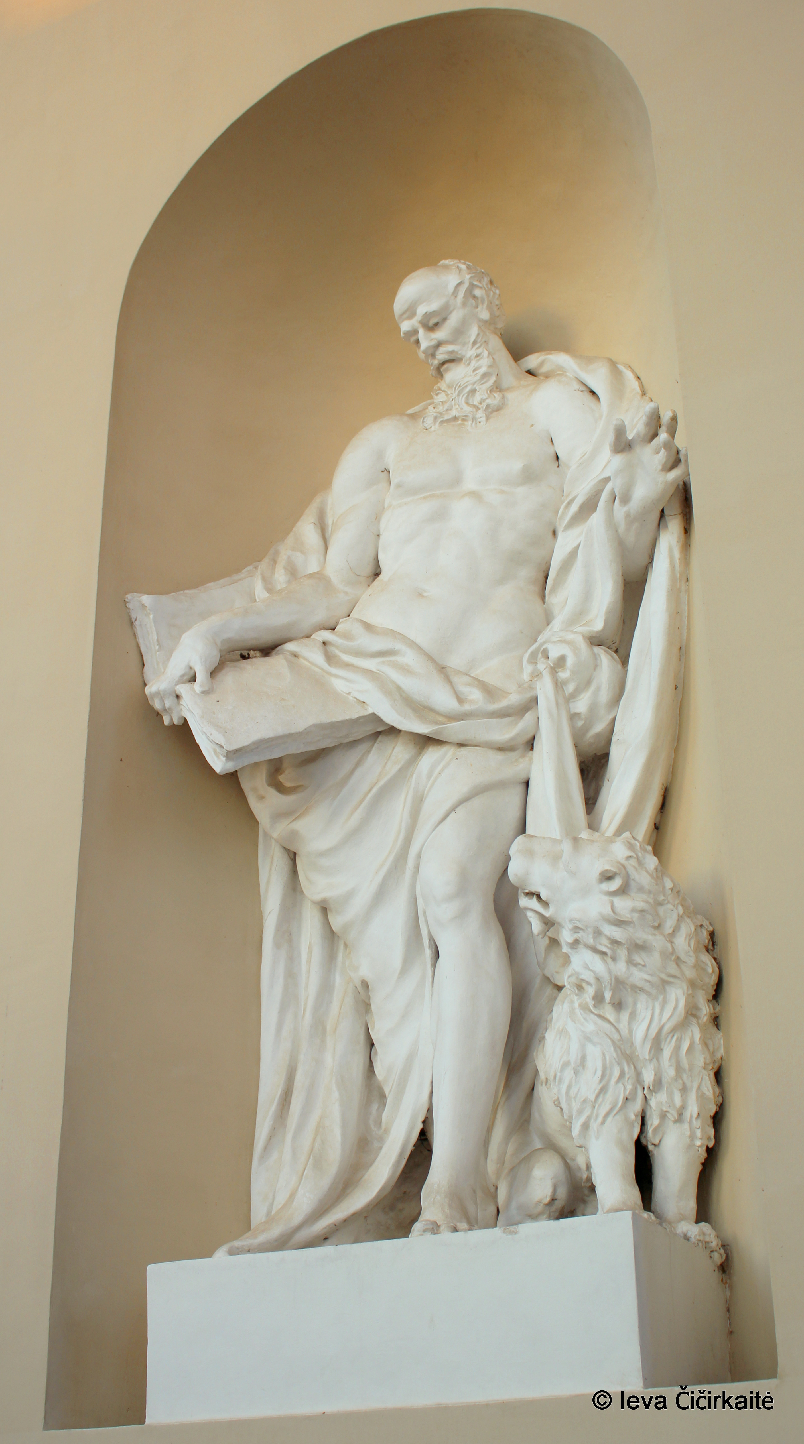 romėnų skulptūros varpos)